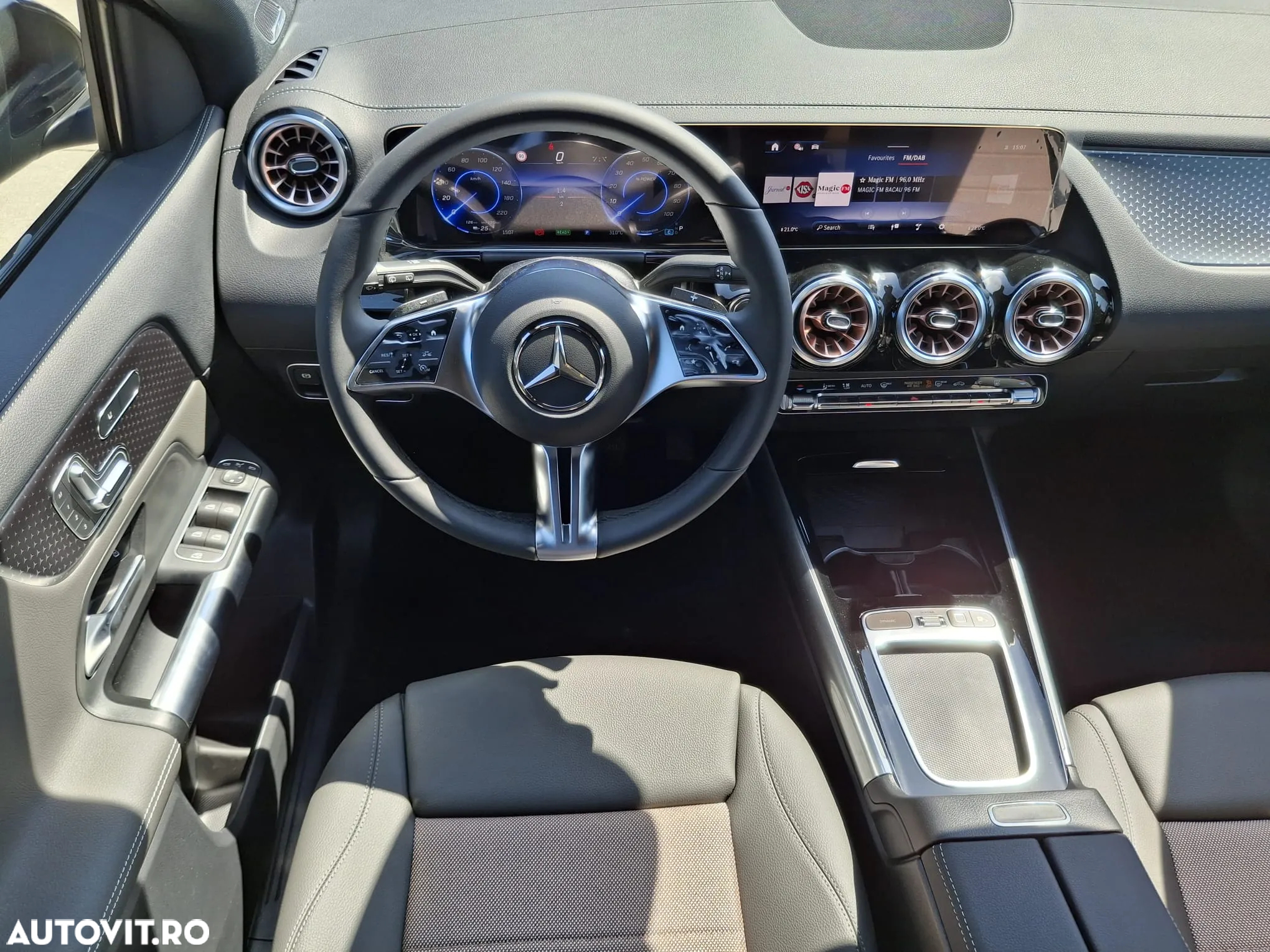 Mercedes-Benz EQA 250+ - 11