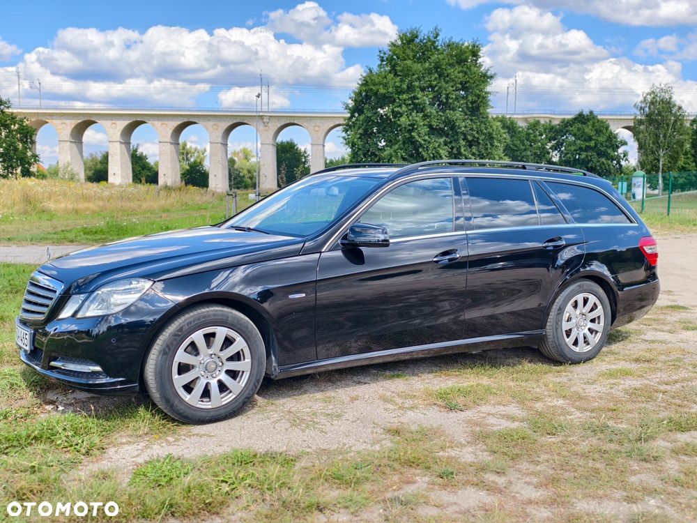 Mercedes-Benz Klasa E 220 T CDI DPF BlueEFFICIENCY 7G-TRONIC Elegance - 1