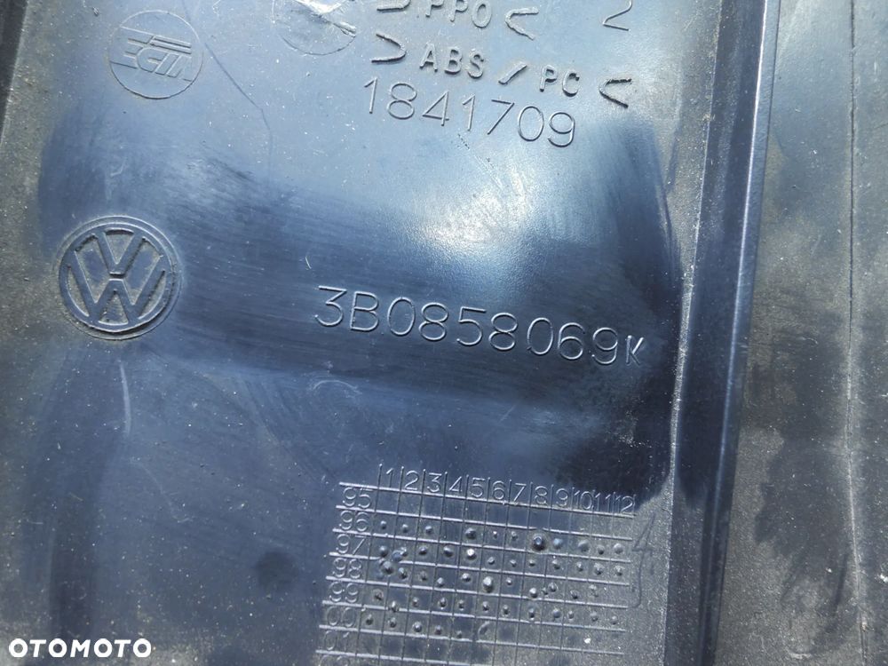 Ramka konsoli radia deski rozdzielczej środkowa VW Passat B5 3B0858069k - 3