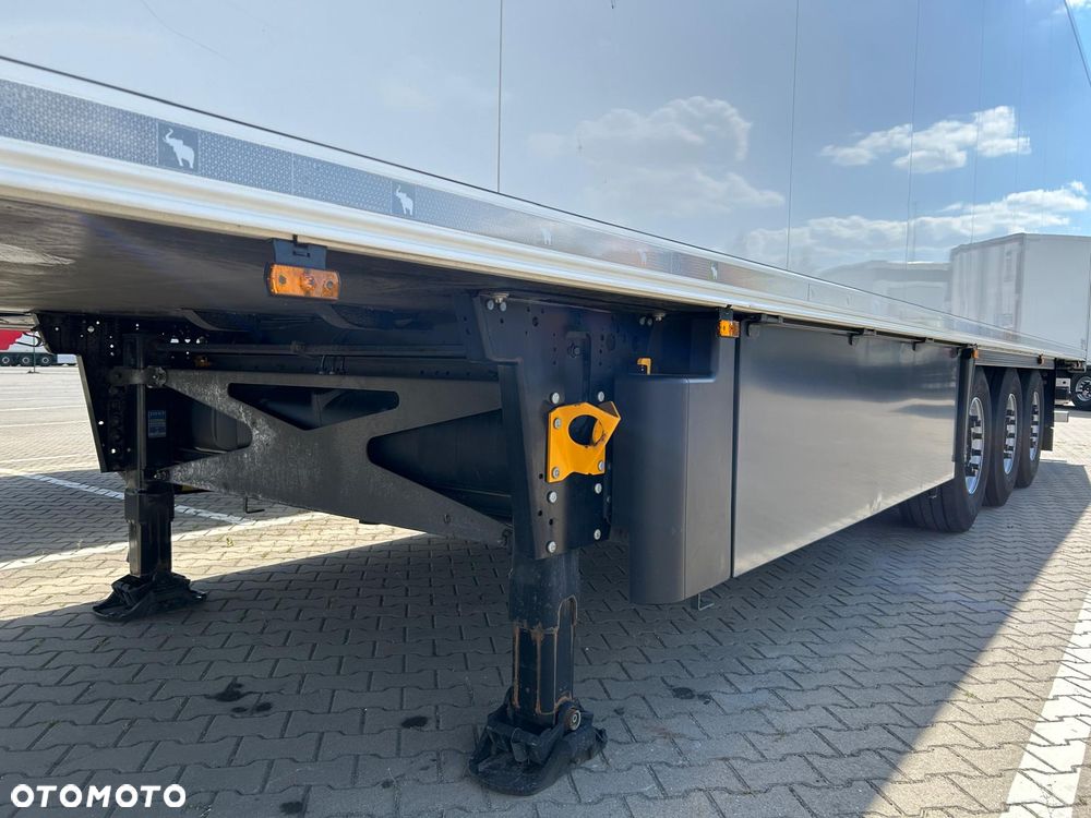 Schmitz Cargobull ThermoKing SLXi300; DOST; Uchwyty promowe, Paleciara - 3