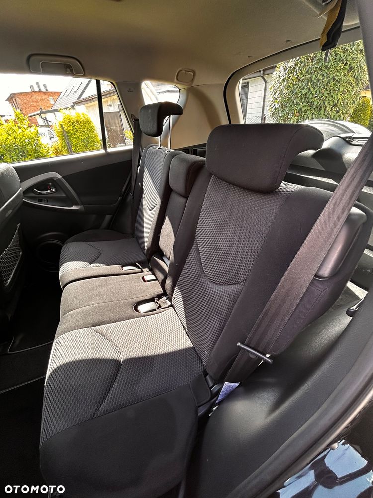 Toyota RAV4 - 4