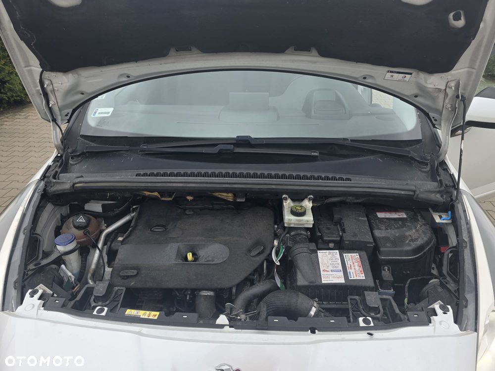 Peugeot 5008 - 10