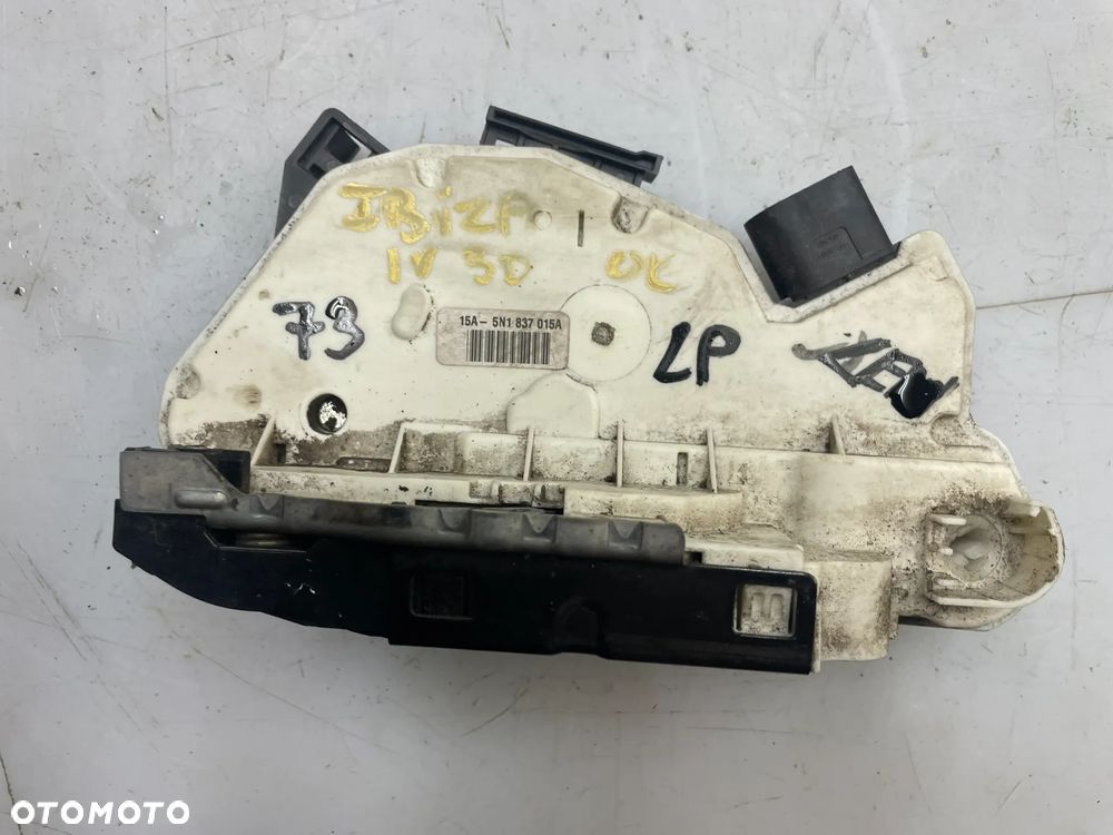 Zamek drzwi lewy przód vw Skoda Audi Seat Ibiza IV 3D  5N1837015A - 1