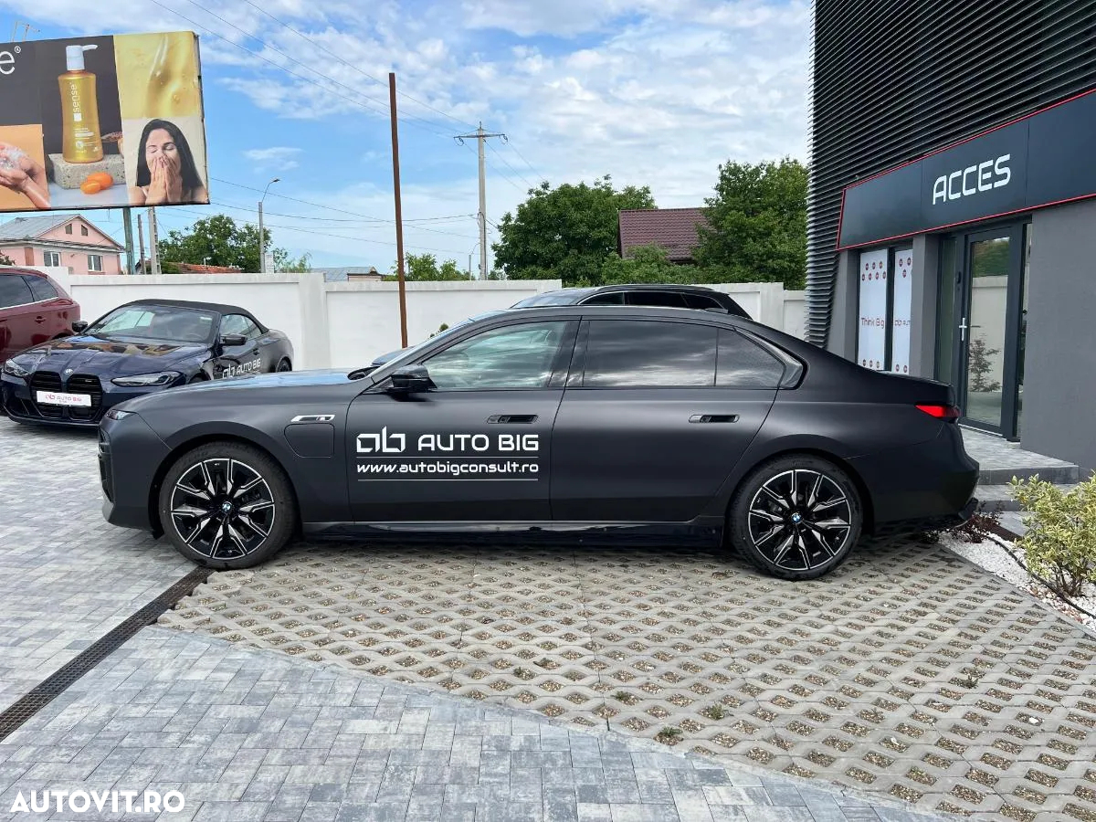 BMW M7 M760e xDrive - 11