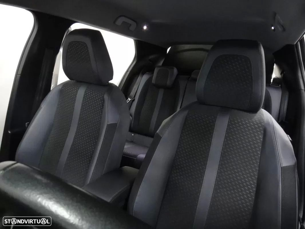 Peugeot 2008 - 12