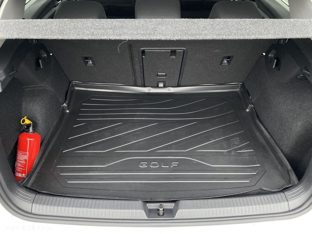 Volkswagen Golf - 36