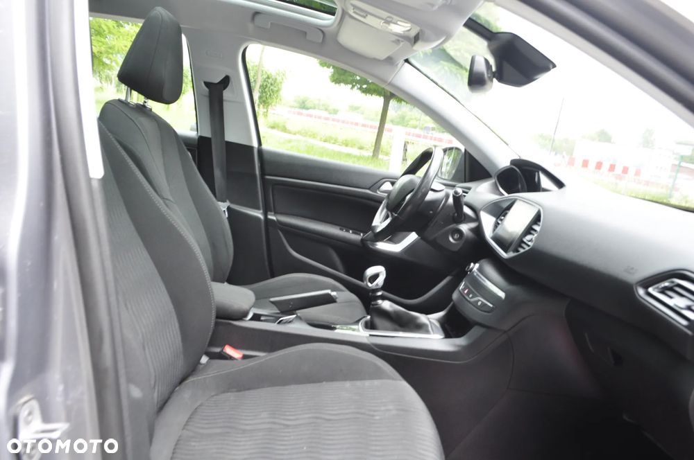 Peugeot 308 125 THP Allure - 12