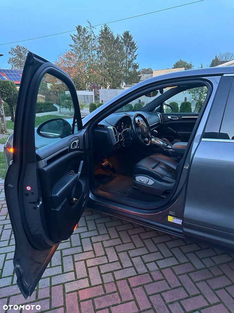 Porsche Cayenne Tiptronic S - 10