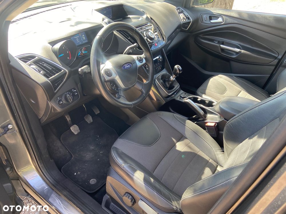 Ford Kuga 2.0 TDCi FWD Titanium - 15