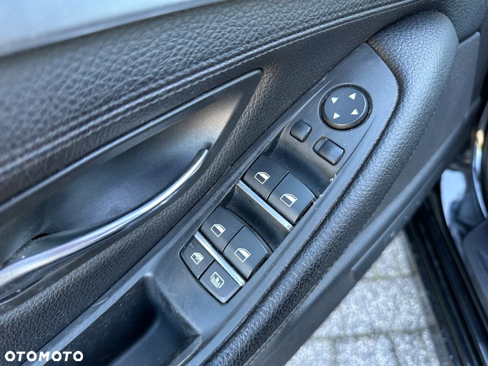 BMW Seria 5 530d xDrive Luxury Line - 19