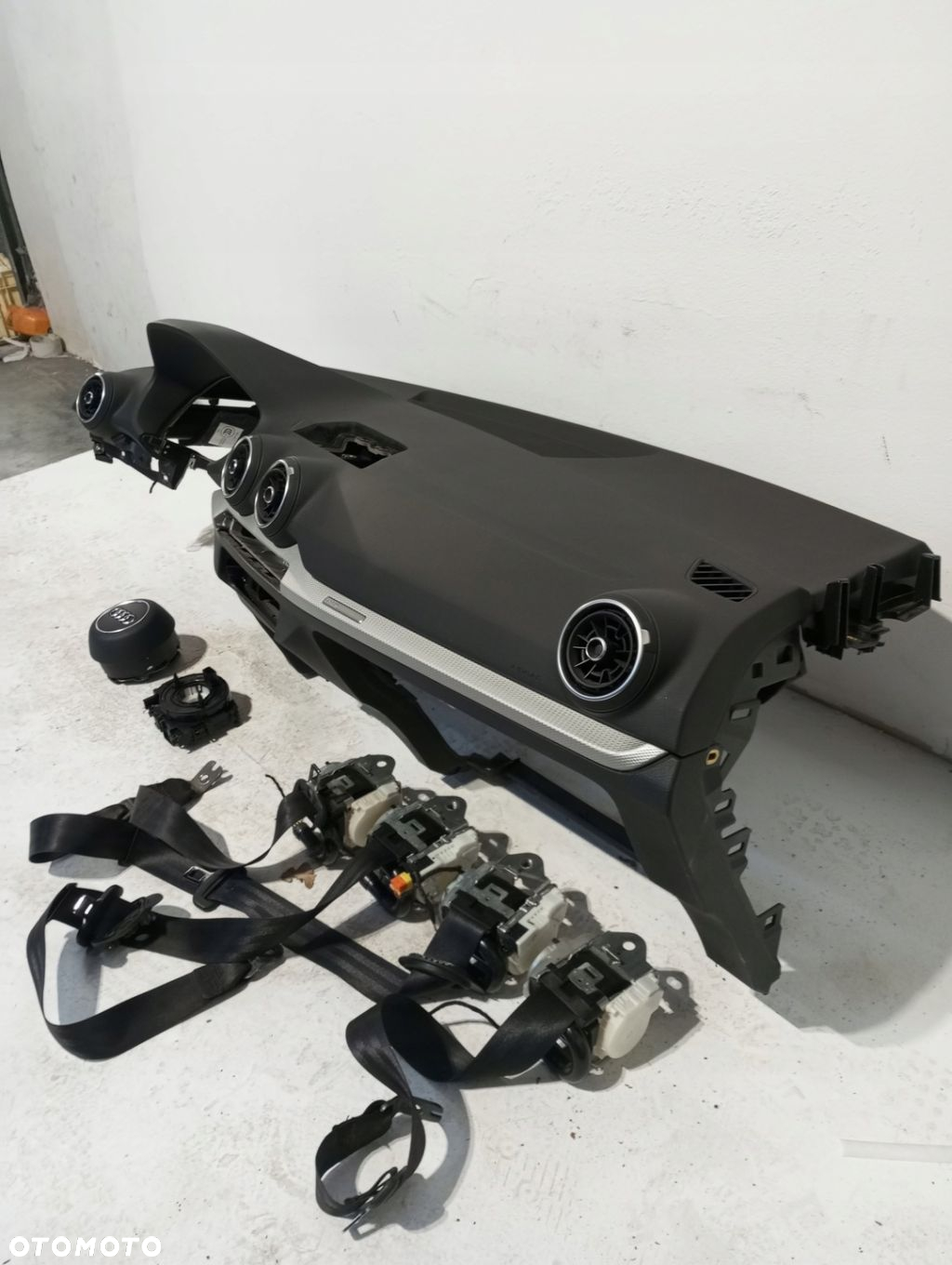 Konsola pulpit deska AUDI Q2 81A - 7