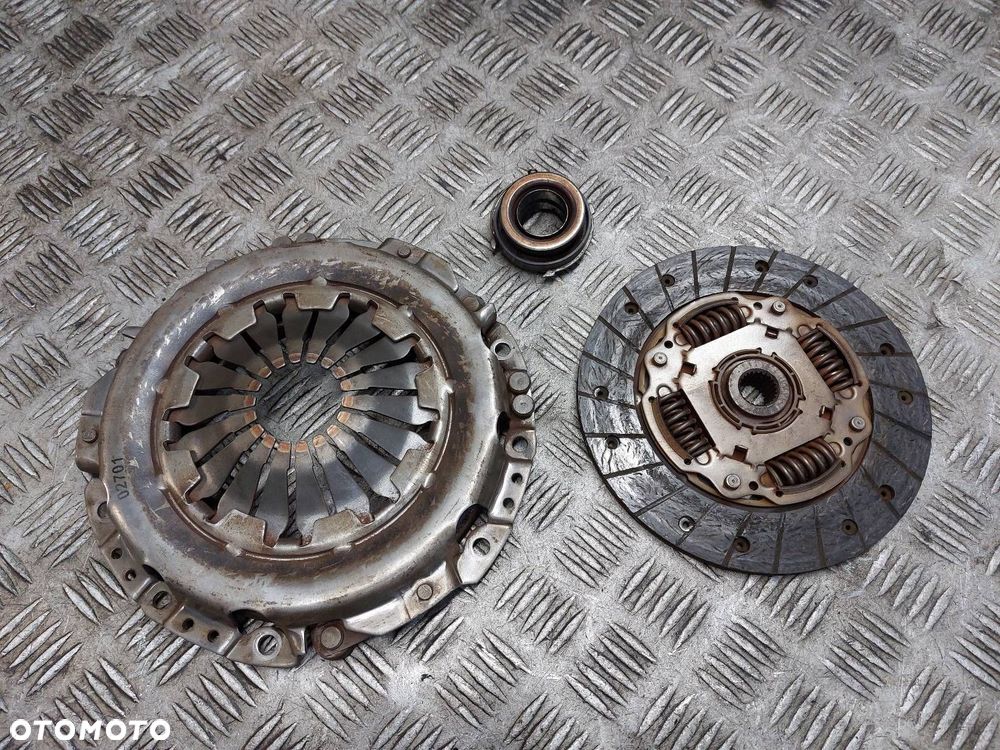 SPRZĘGŁO TARCZA + DOCISK + ŁOŻYSKO OPOROWE HYUNDAI I20 I 1.2 16V - 1