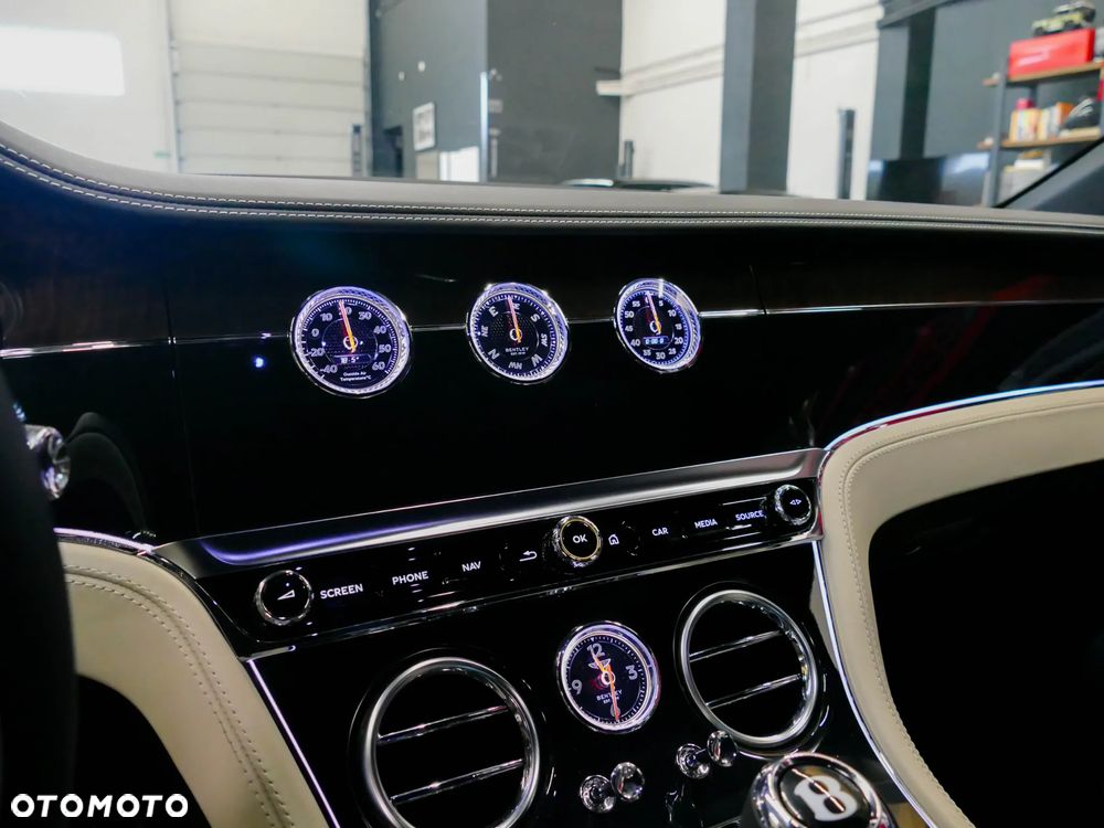 Bentley Continental GT - 15