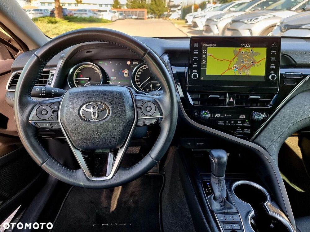 Toyota Camry 2.5 Hybrid Executive CVT - 10