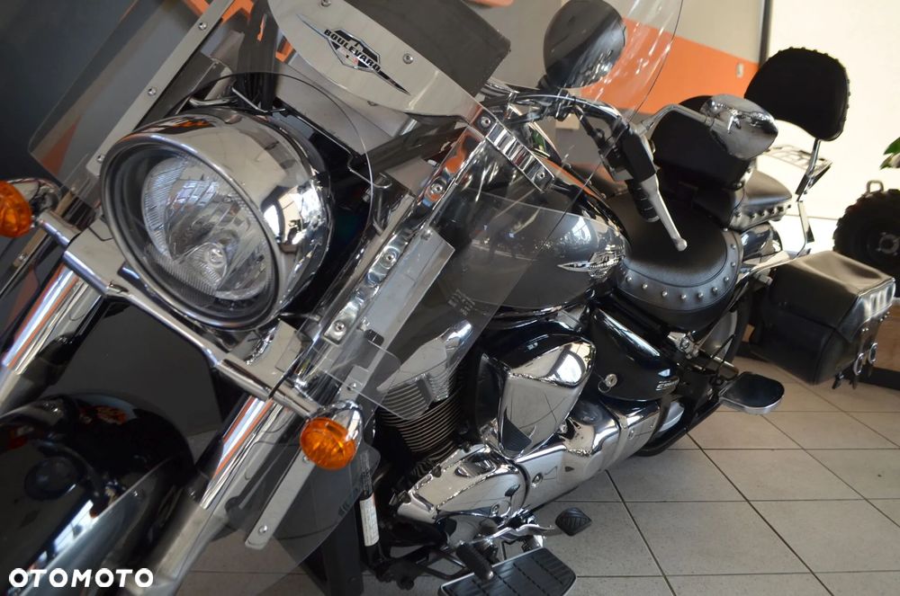 Suzuki Boulevard - 28