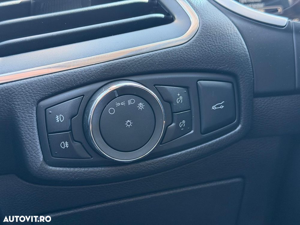 Ford Edge 2.0 TDCi Powershift Titanium - 34