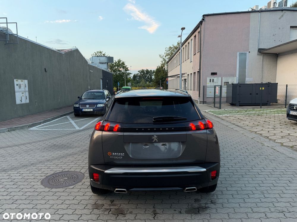 Peugeot 2008 1.2 PureTech Allure S&S EAT8 - 4