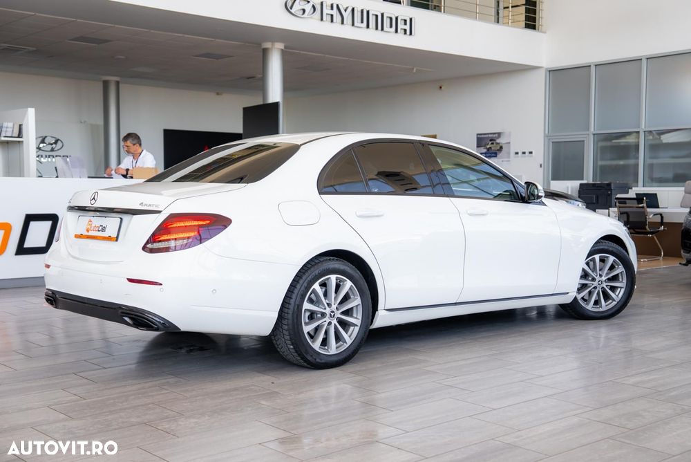 Mercedes-Benz E 220 d 4Matic 9G-TRONIC Avantgarde - 9