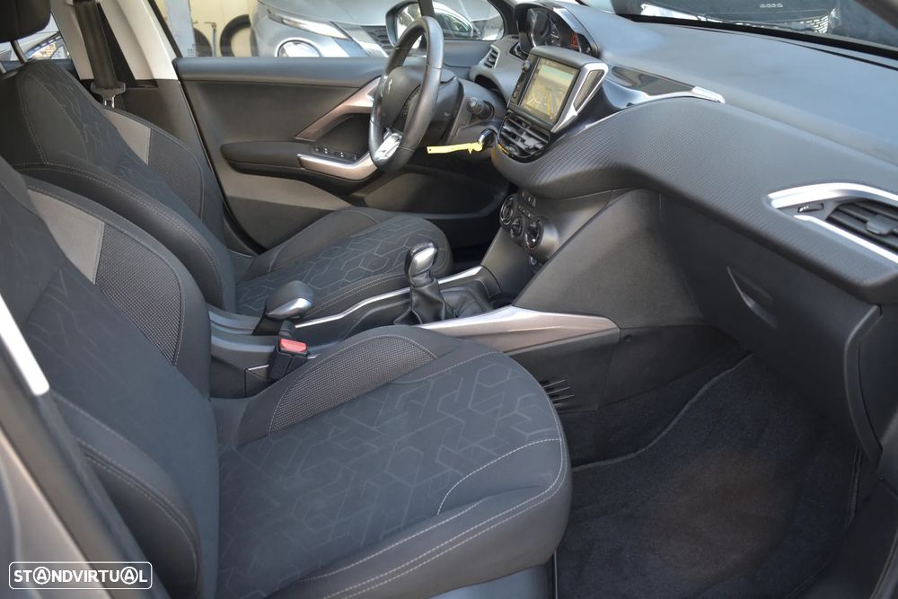 Peugeot 2008 1.2 PureTech Style - 17