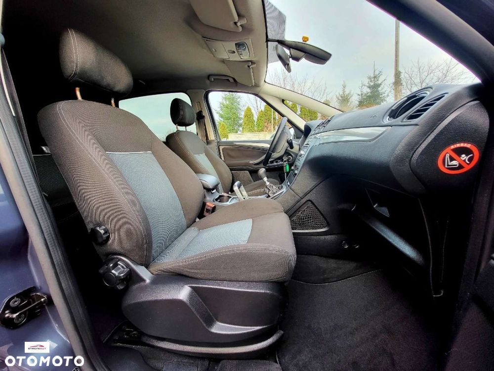 Ford S-Max - 8