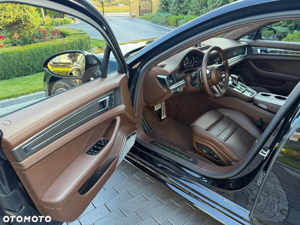 Porsche Panamera Turbo S - 16