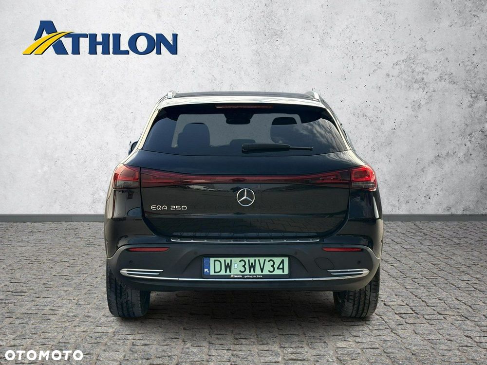 Mercedes-Benz EQA - 4