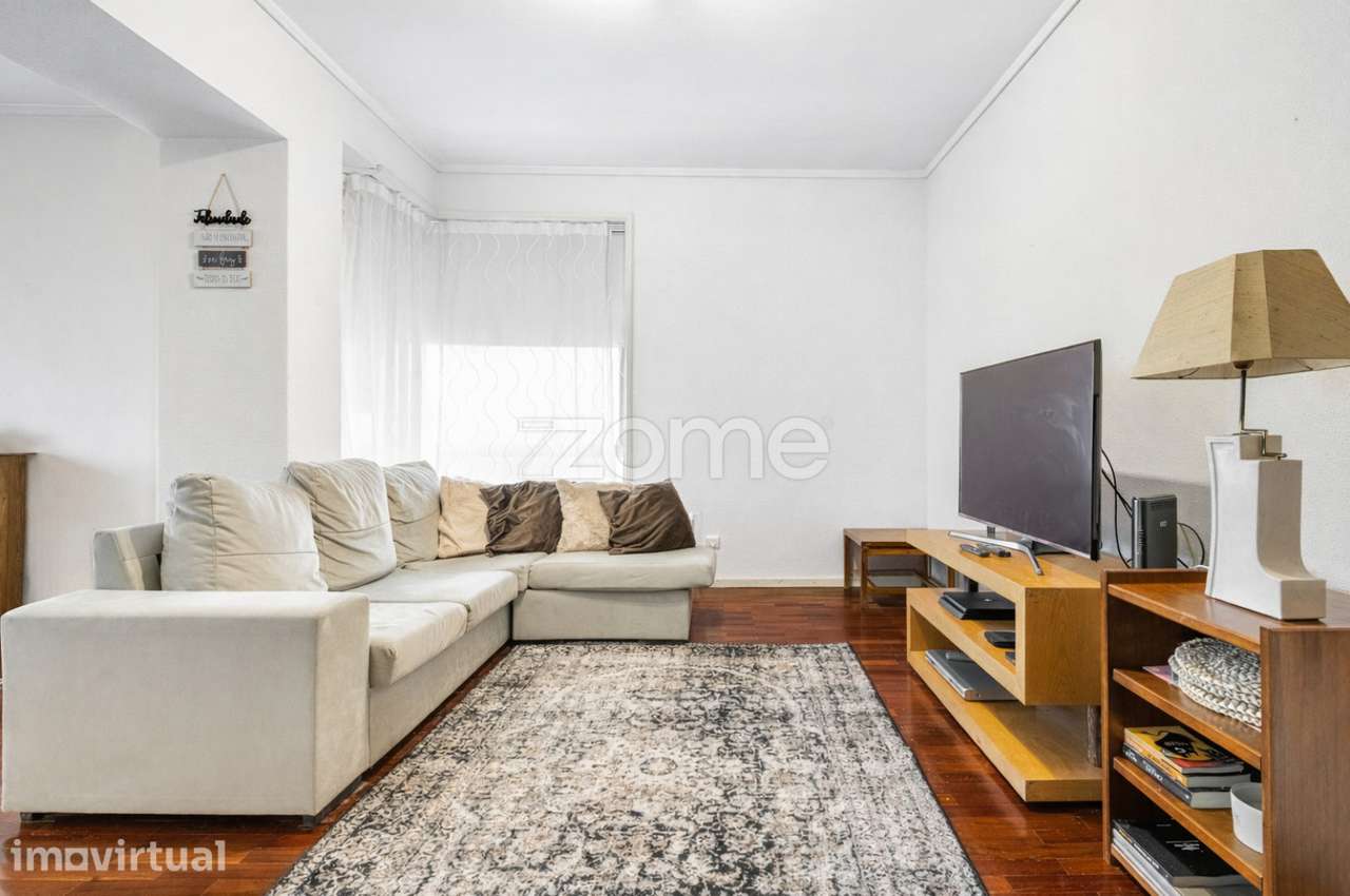Apartamento T3 Junto ao Corte Inglês com 1 lugar de garagem - Grande imagem: 2/29
