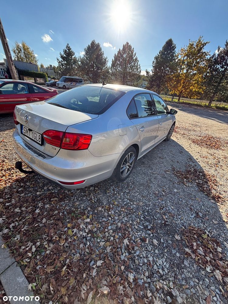 Volkswagen Jetta - 6