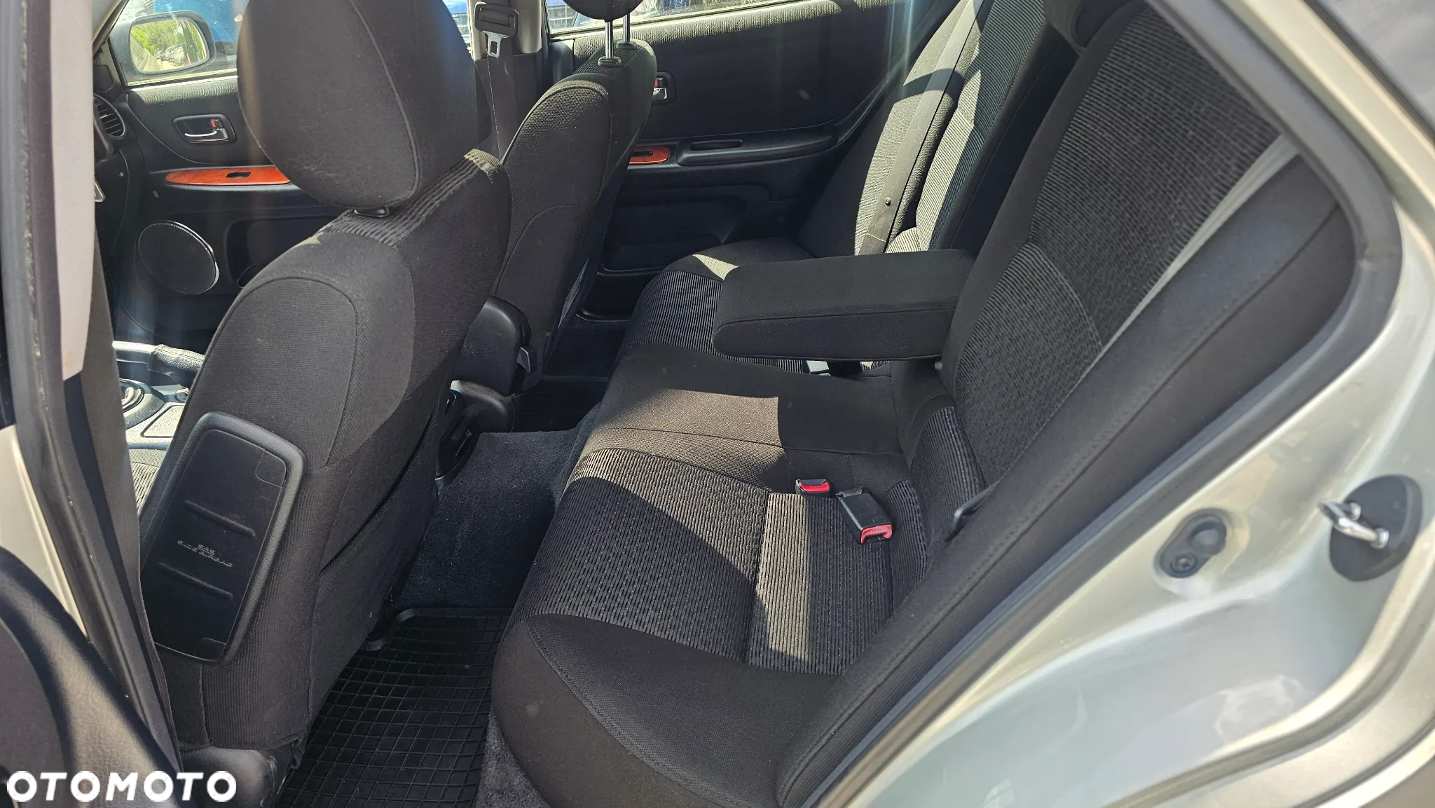 Lexus IS 200 SportCross - 16
