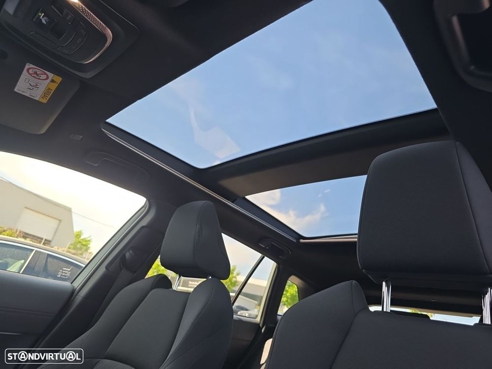 Toyota Corolla Cross 1.8 Hybrid Luxury - 12