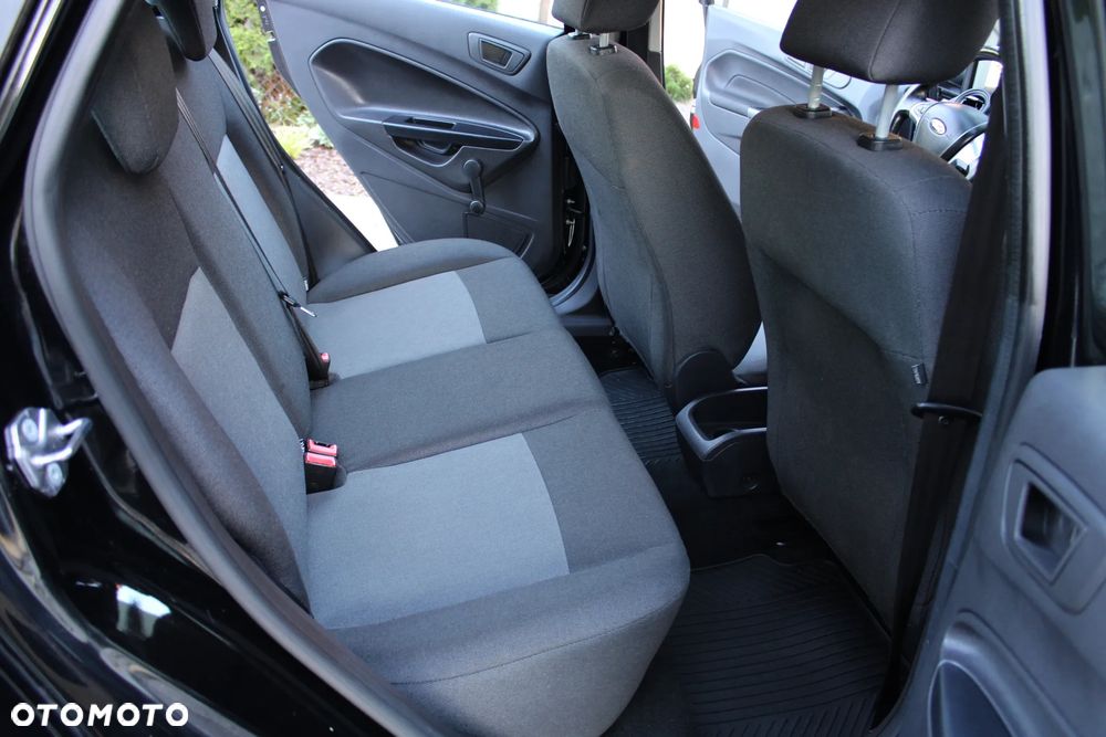 Ford Fiesta 1.25 Ghia - 8