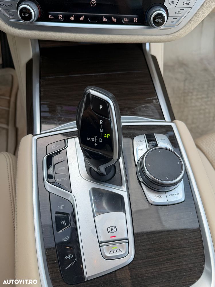 BMW Seria 7 - 11