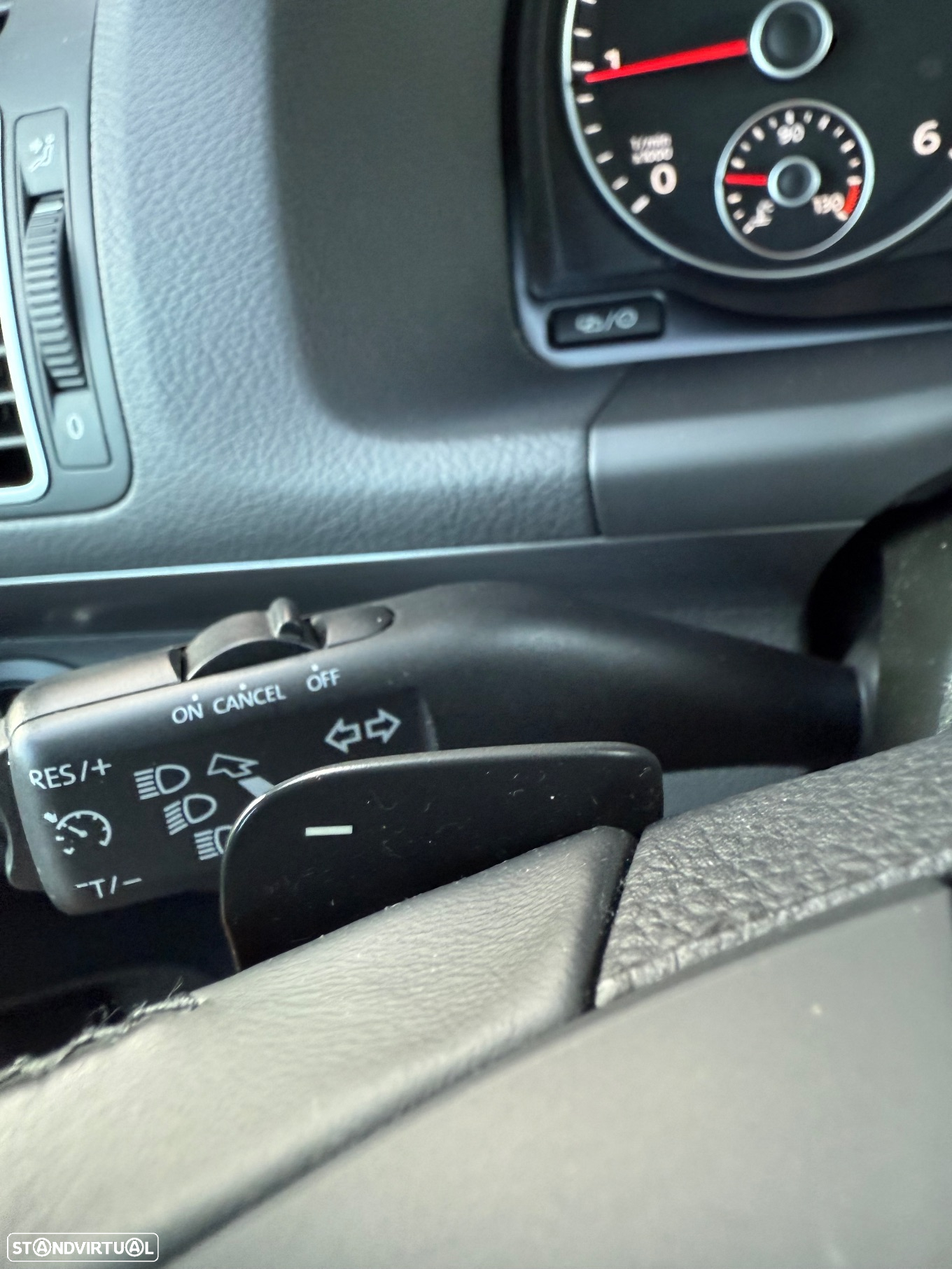 VW Touran 1.6 TDI DPF BlueMotion DSG Comfortline - 25