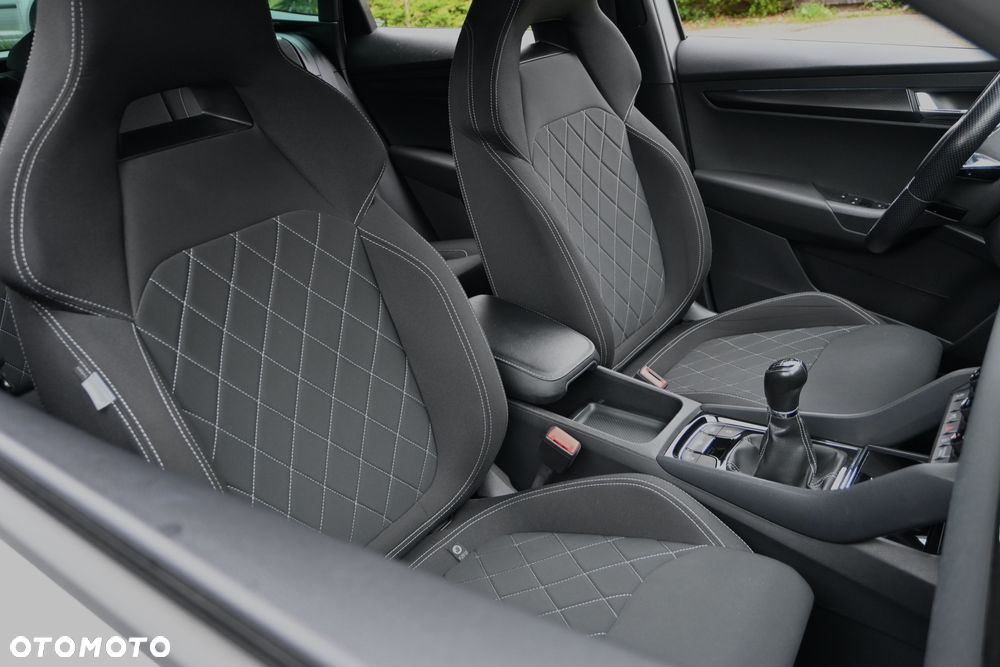 Skoda Karoq 2.0 TDI SCR Sportline - 28