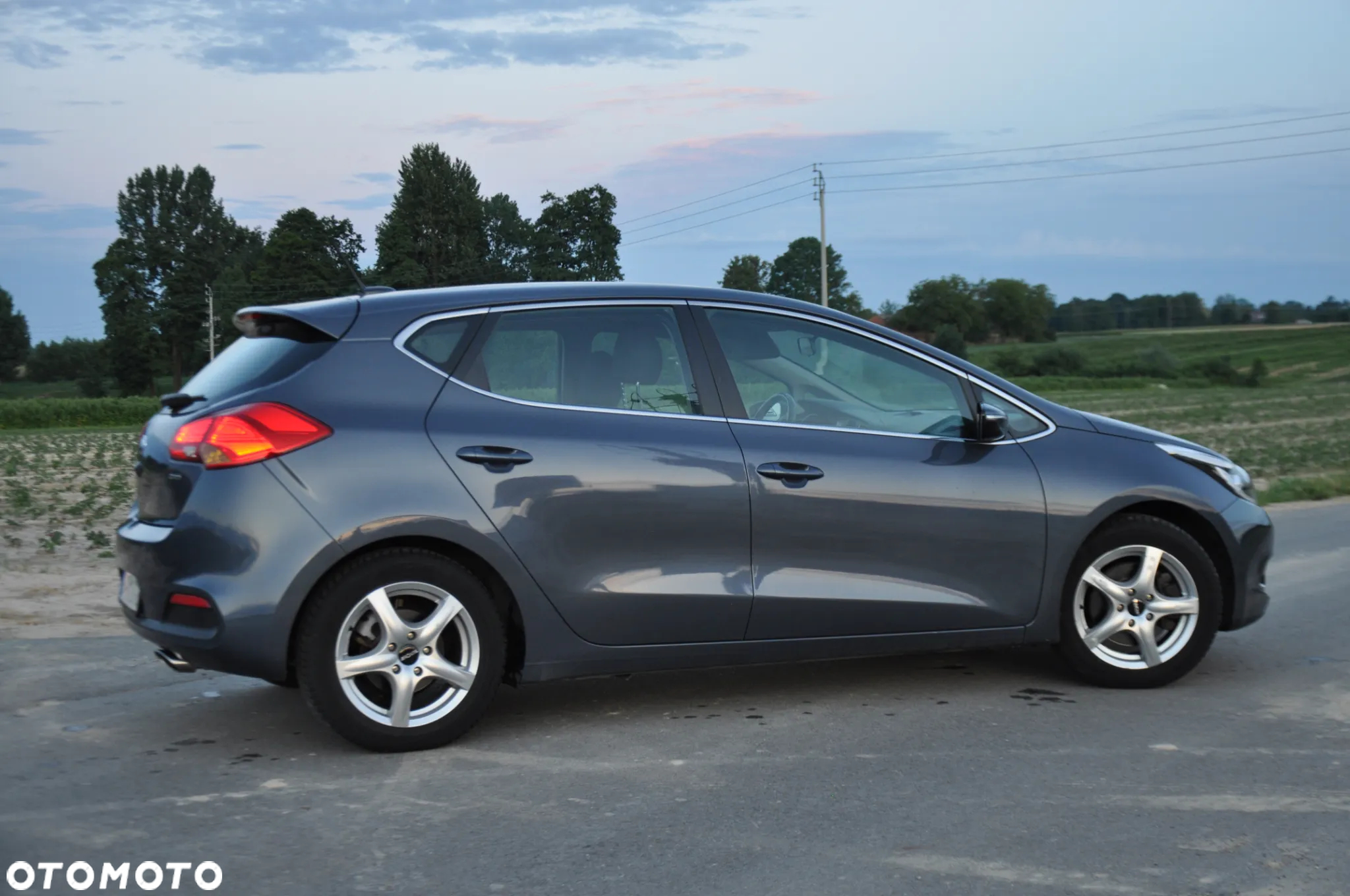 Kia Ceed 1.6 CRDi 128 Fifa World Cup Edition - 12