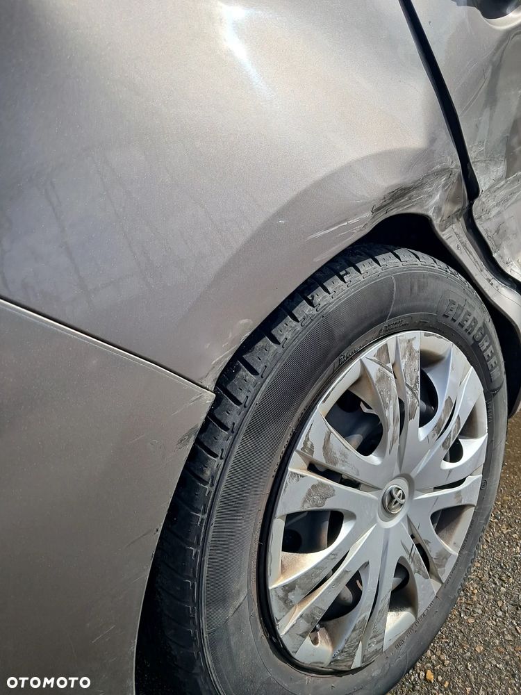 Toyota Auris - 14
