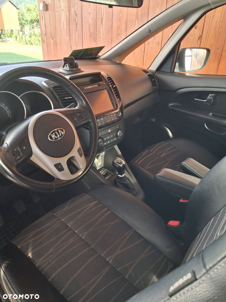 Kia Venga - 8