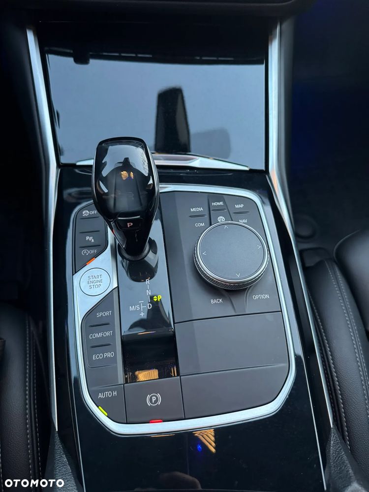 BMW Seria 3 320d Sport Line - 25