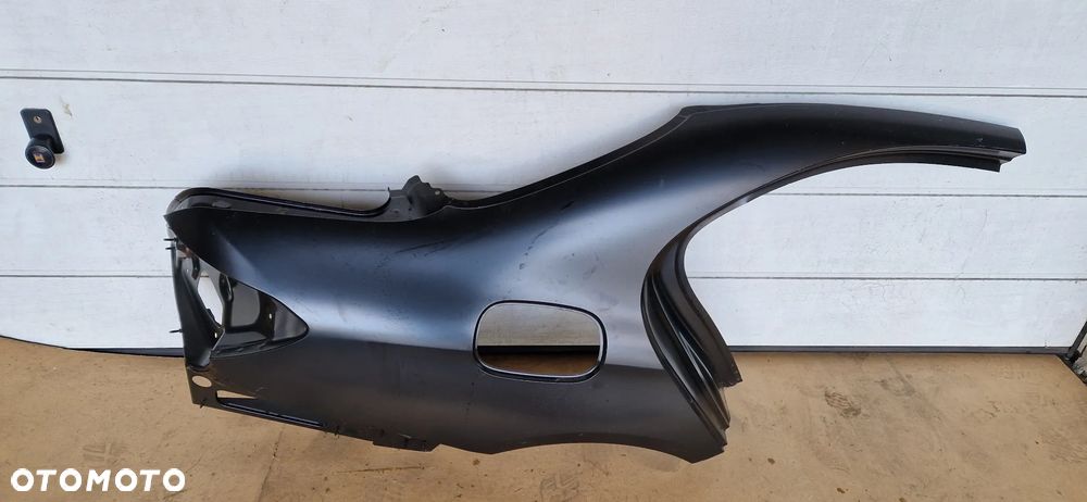 Błotnik tył tylny prawy poszycie Mercedes w213 213 Sedan - 1