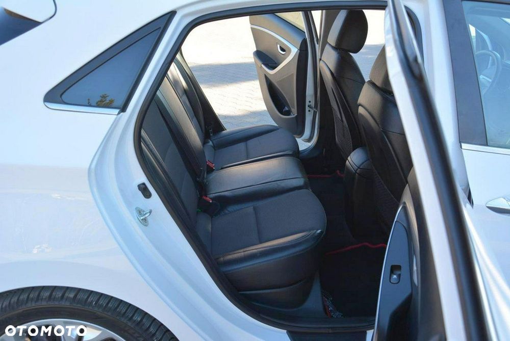 Hyundai i30 1.6 GDI BlueDrive Premium - 14