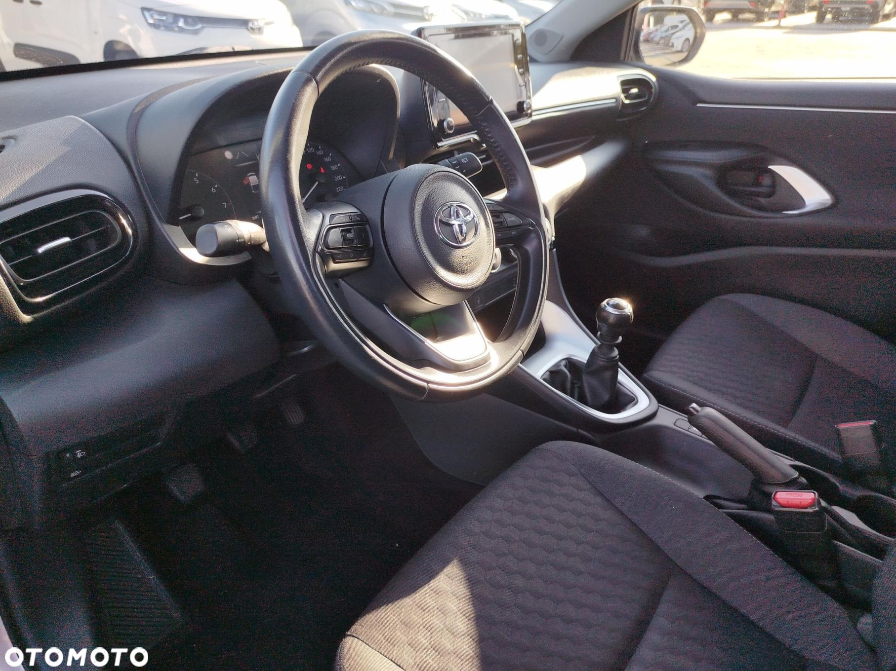 Toyota Yaris - 10