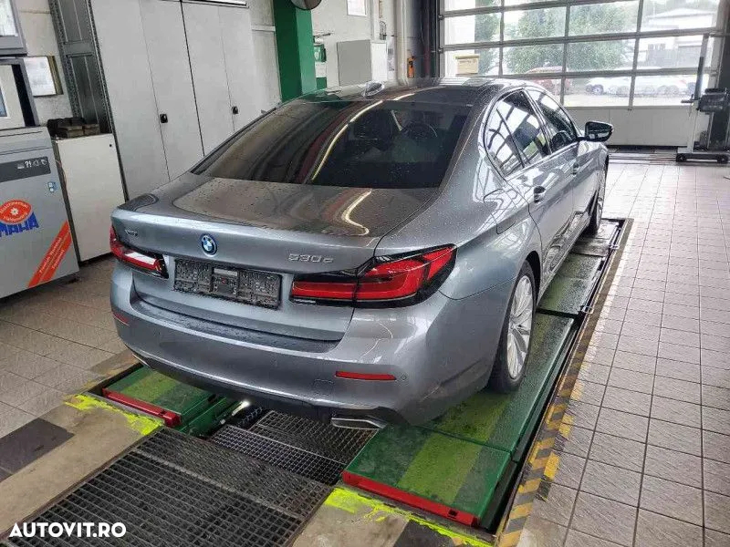 BMW Seria 5 530e xDrive Aut. Luxury Line - 2