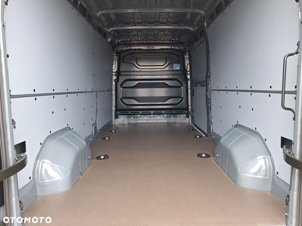 Nissan Interstar - 6