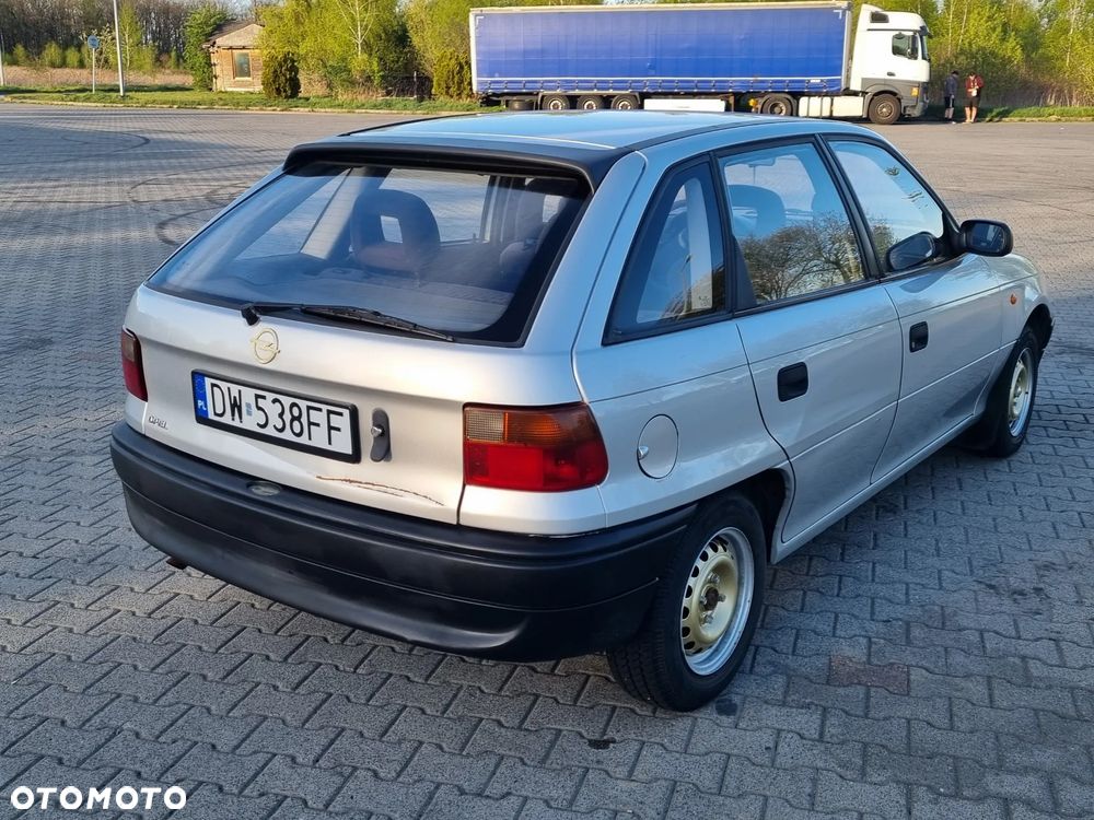 Opel Astra - 18