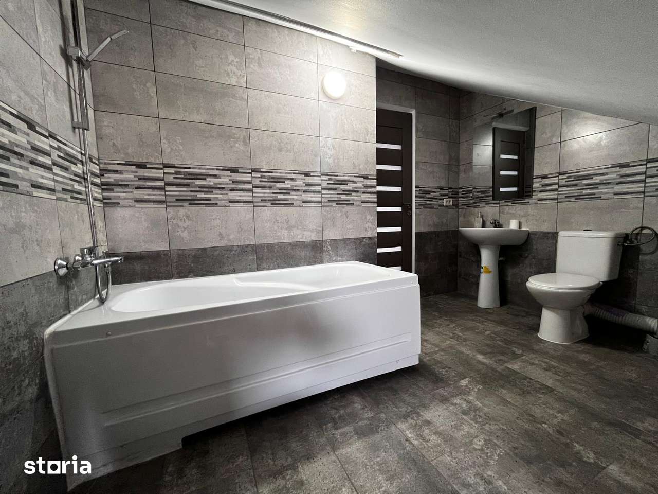 Apartament 3 camere, 83 mp utili, bloc 2016, vedere liberă – Burdujeni — fotografia 3