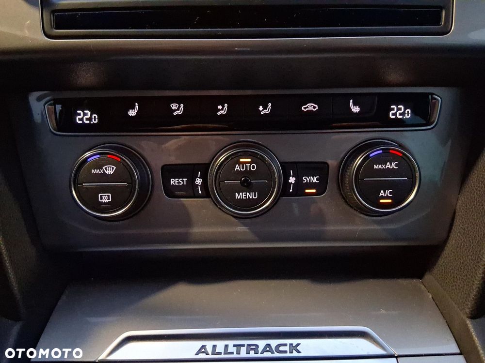 Volkswagen Passat - 12