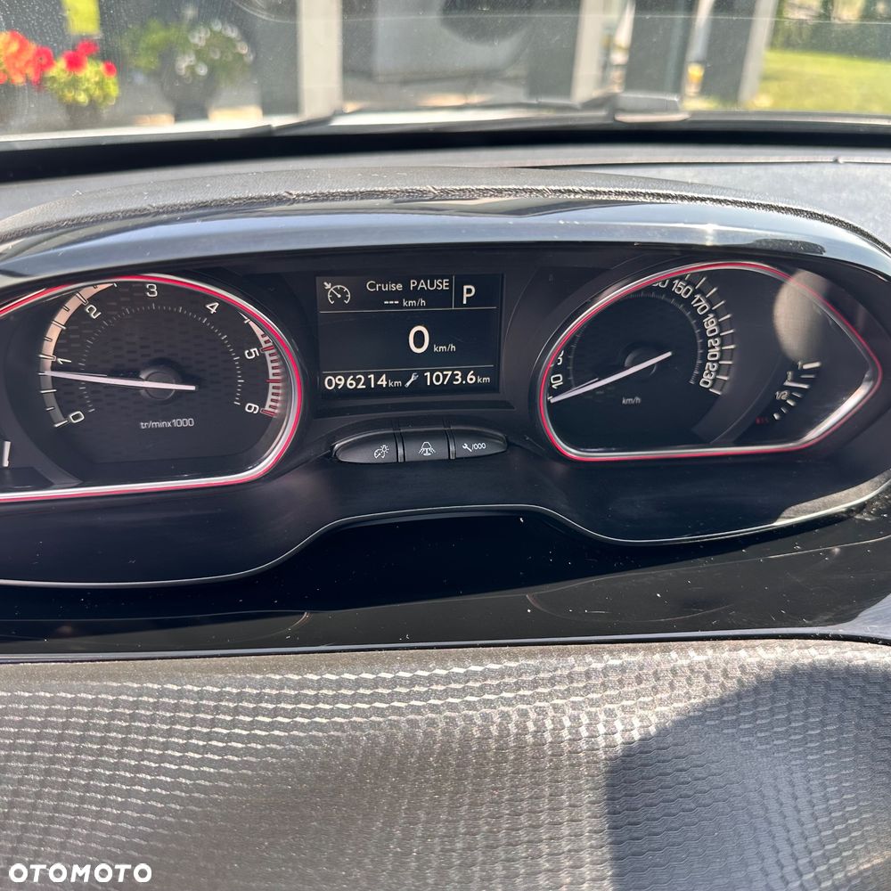 Peugeot 2008 - 18