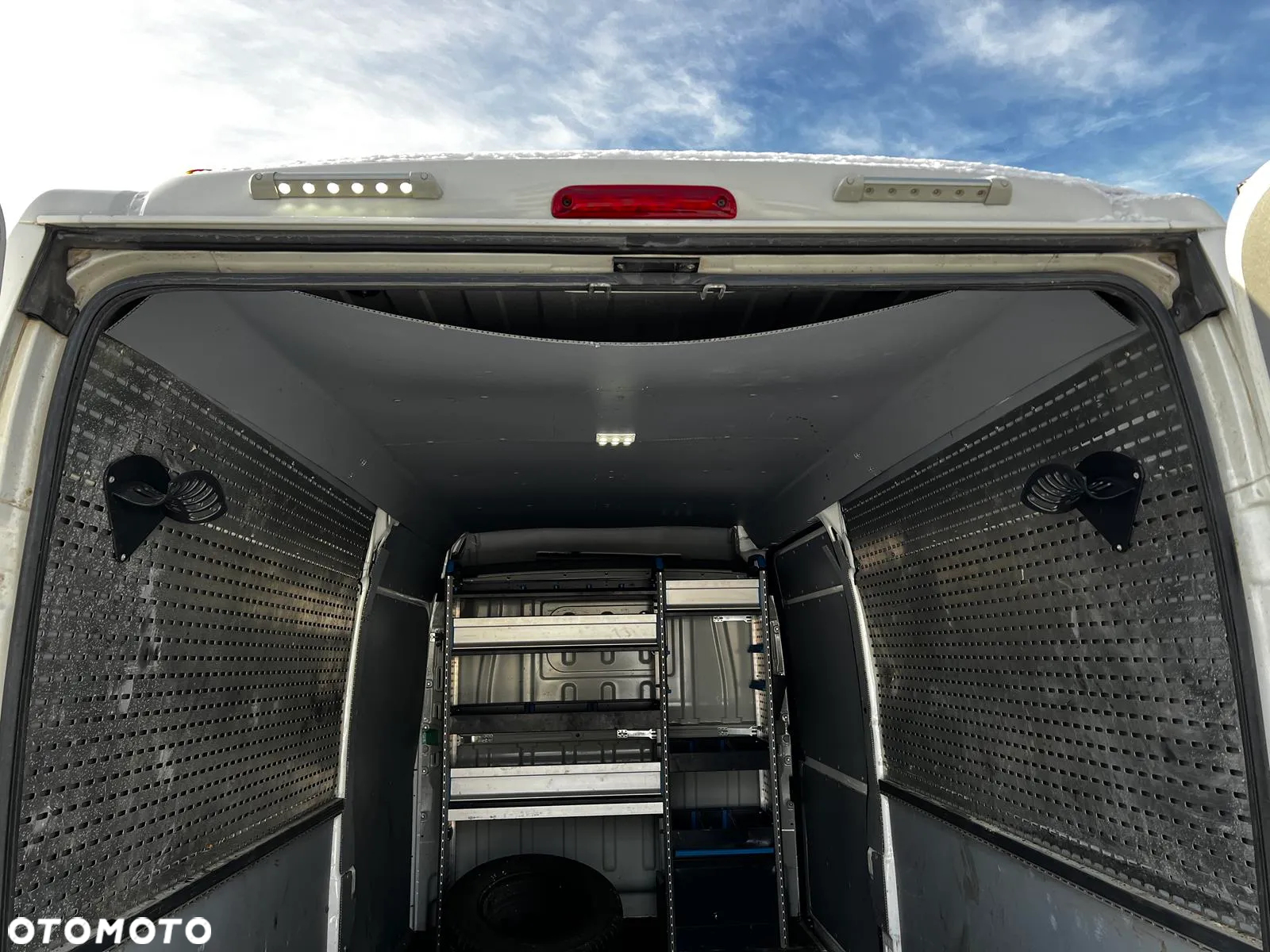 Peugeot Boxer 435 2.2 BlueHDi 121kW/165KM  L3H2  AutoSerwis - wciągarka - 24