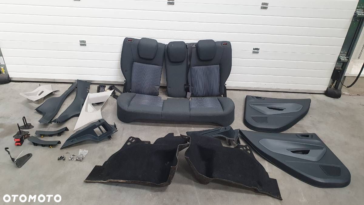 KANAPA TYŁ BOCZKI FOTELE TYLNE FORD FIESTA MK7 HB 5D - 1