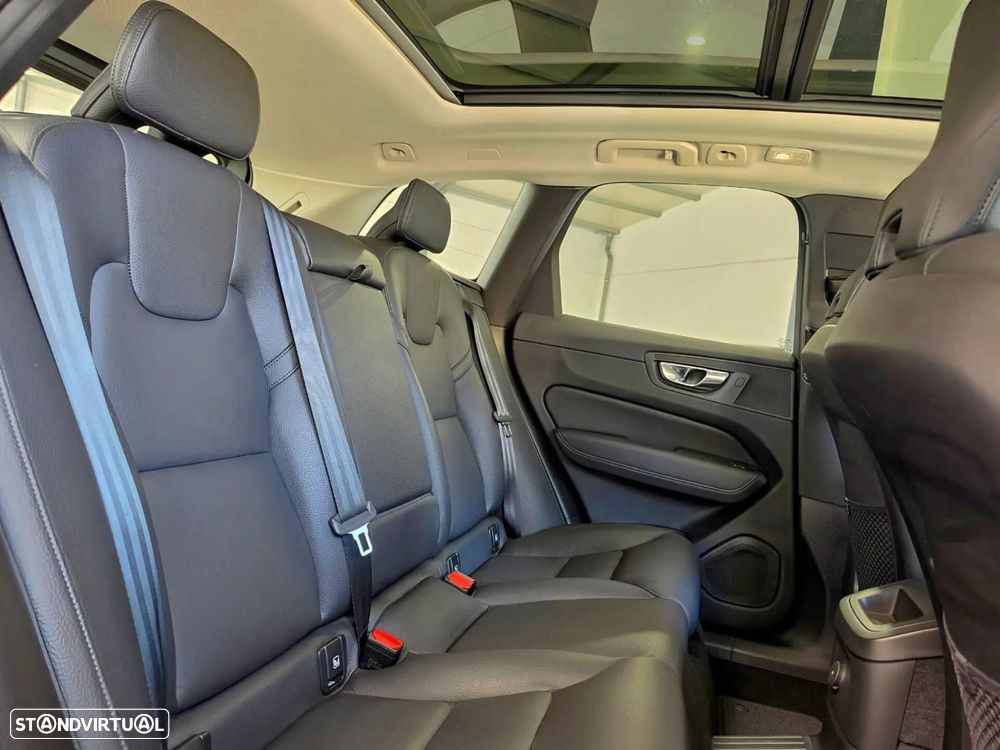 Volvo XC 60 2.0 T6 PHEV Inscription AWD - 44